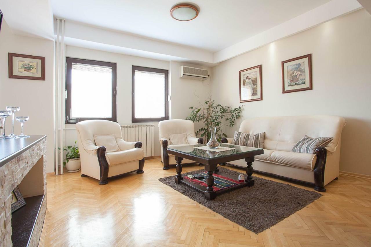 White Apartment สโกเปีย ภายนอก รูปภาพ