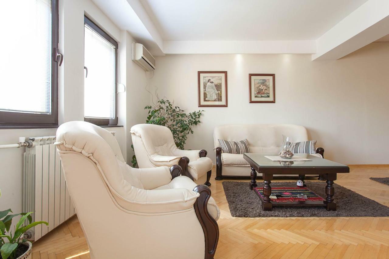 White Apartment สโกเปีย ภายนอก รูปภาพ